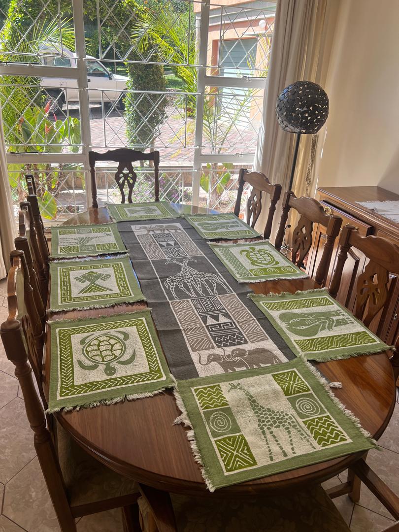 Kitchen & Dining